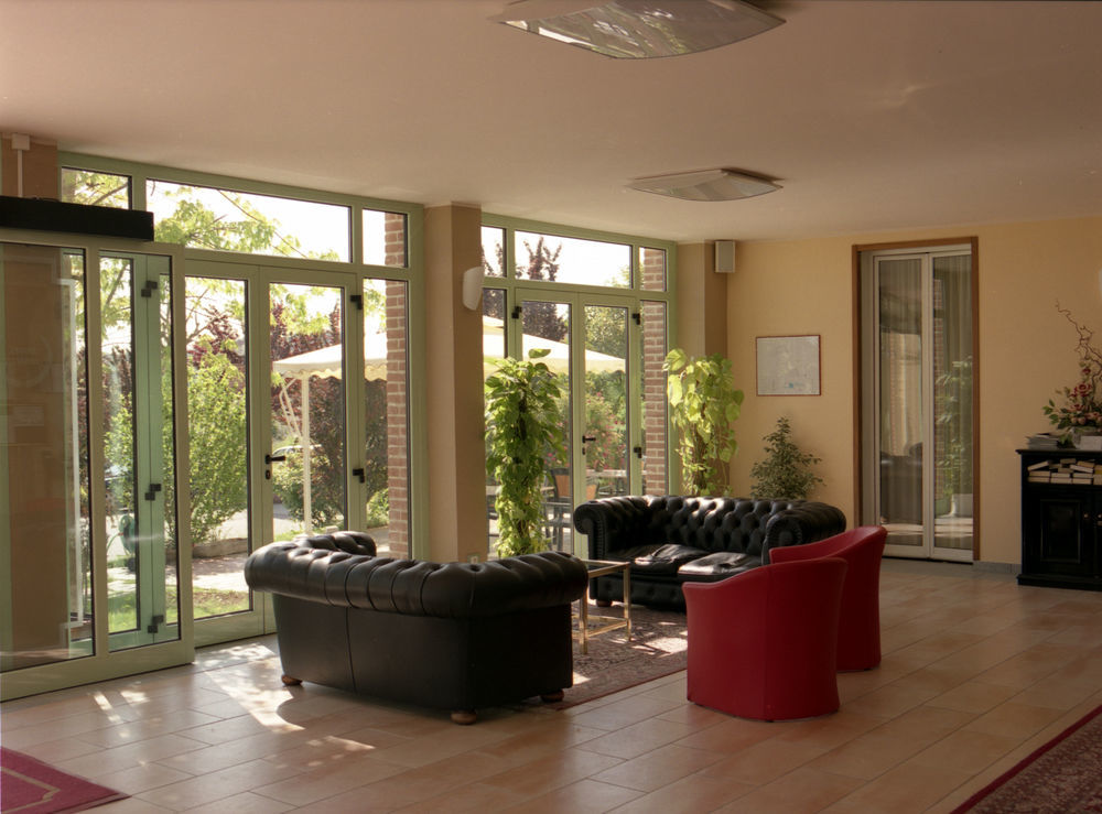 Ariotto Village Hotel 4*